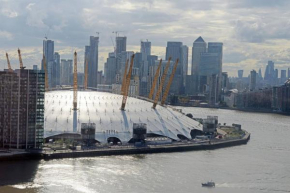 Canary Wharf Apartment, London